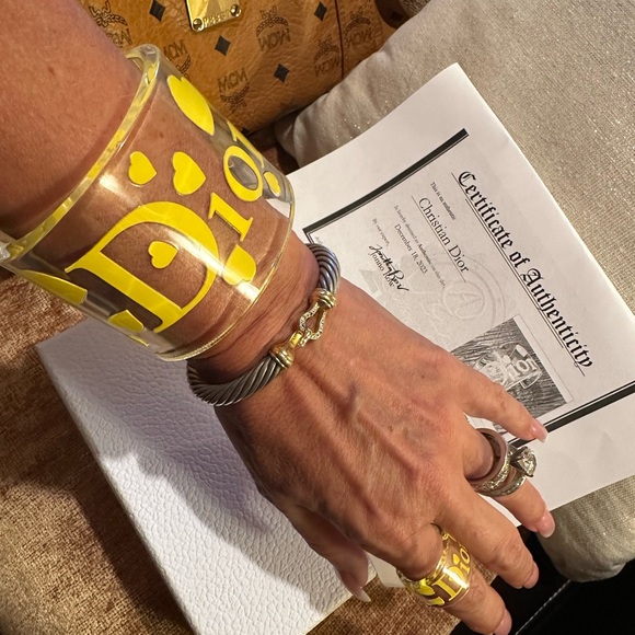 Beautiful Vintage Dior Signature Hearts Lucite Cuff and Ring Set - Picture 3 of 5